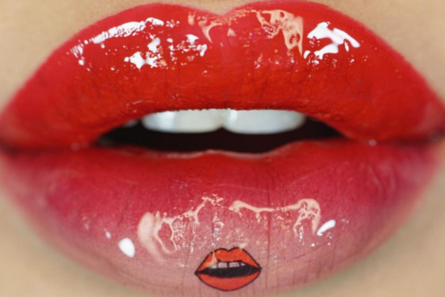 тату на губах