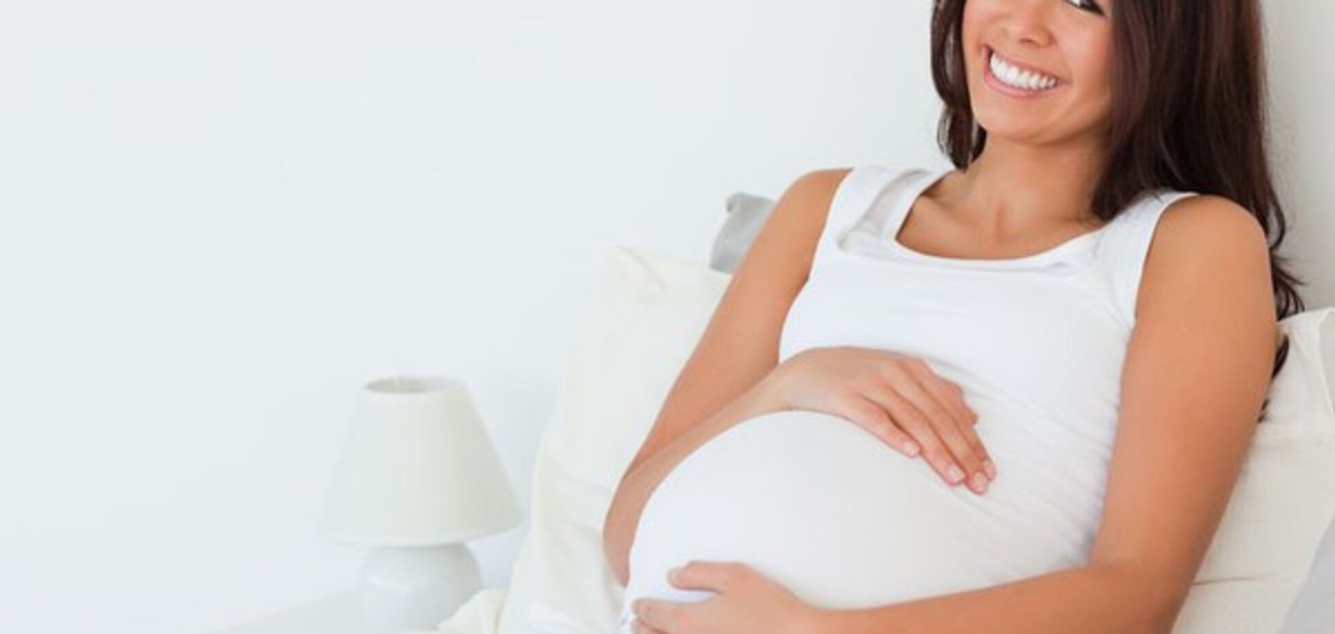Ученые объяснили, чем опасен сон на спине во время беременности