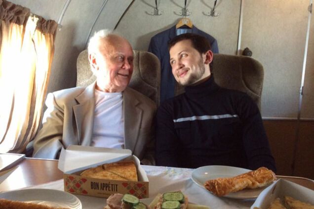 Рік тому вони здобули свободу: Порошенко привітав Солошенка та Афанасьєва