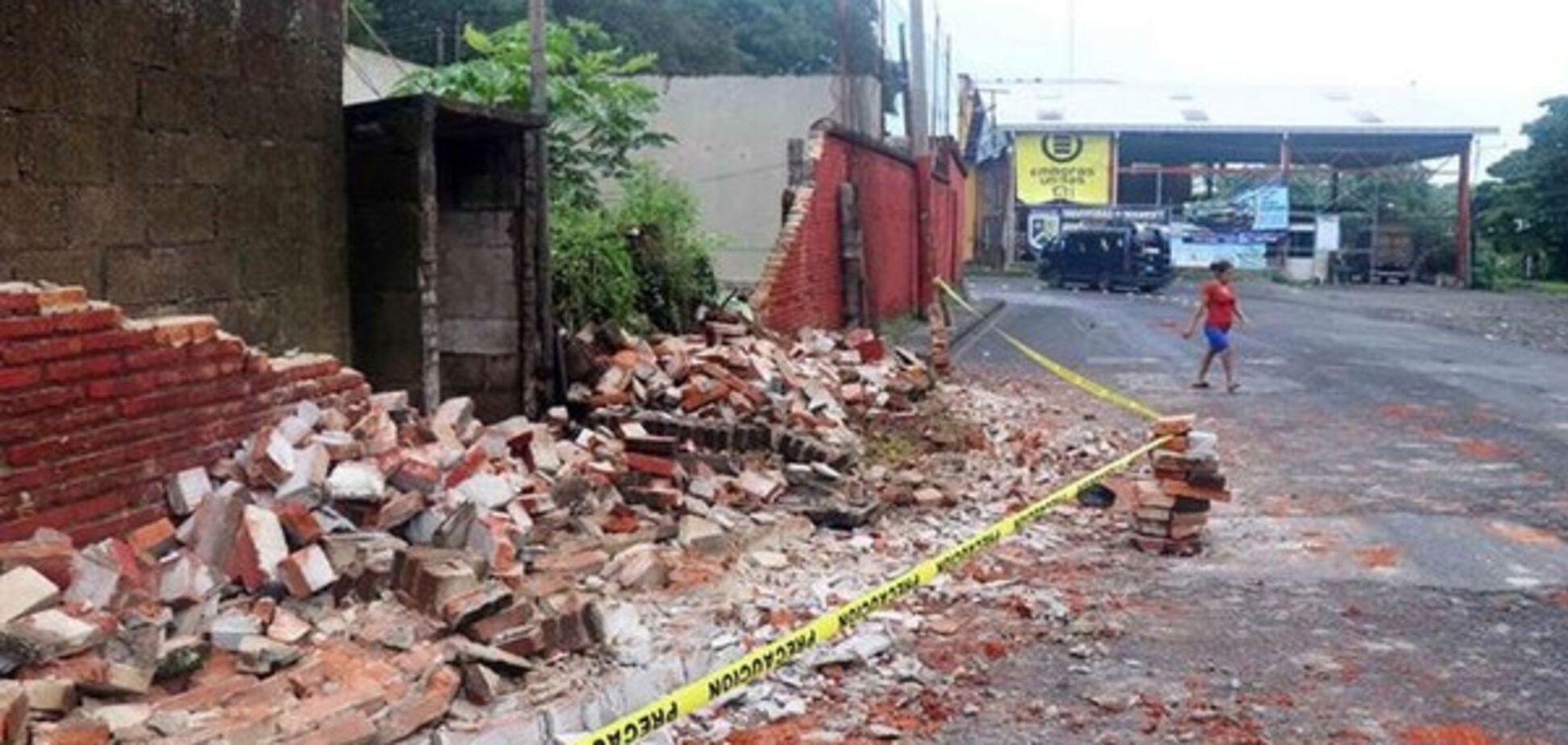 Дома в руинах и человеческие жертвы: Центральную Америку потрясло мощное землетрясение