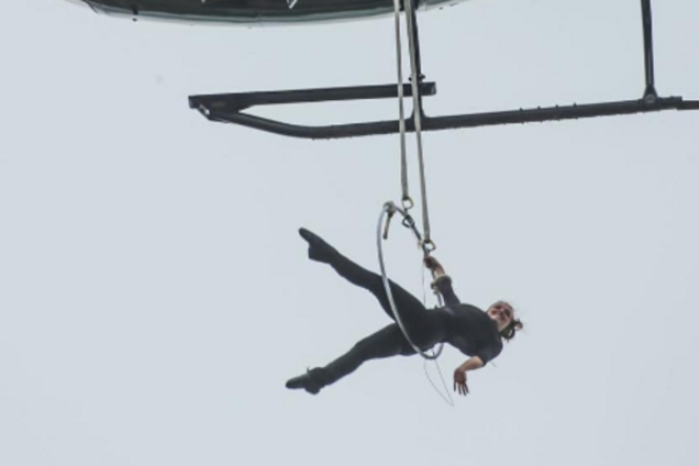 Акробатка виконала божевільний трюк над Ніагарським водоспадом