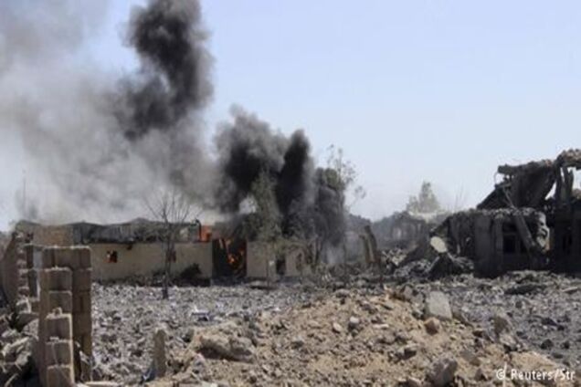 Внаслідок авіаудару арабської коаліції по ринку в Ємені загинули понад 20 людей