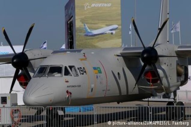 Авіасалон у Ле Бурже: Україна представляє новий літак Ан-132D