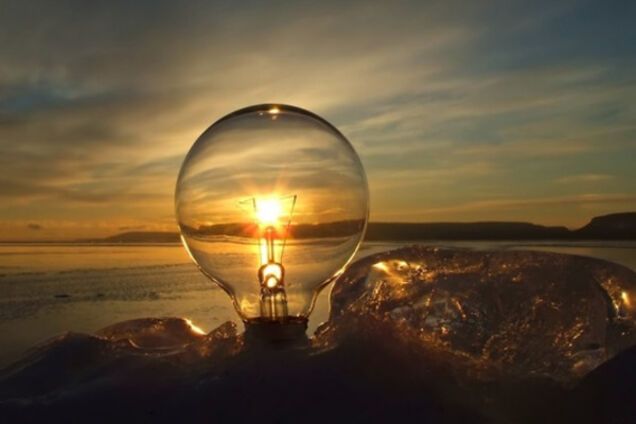 лампочка, солнце, электроэнергия