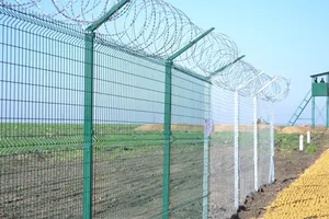 Стена на границе с Россией
