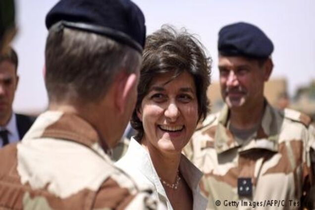 Міністерка з уряду Макрона відмовилась від посади через розслідування