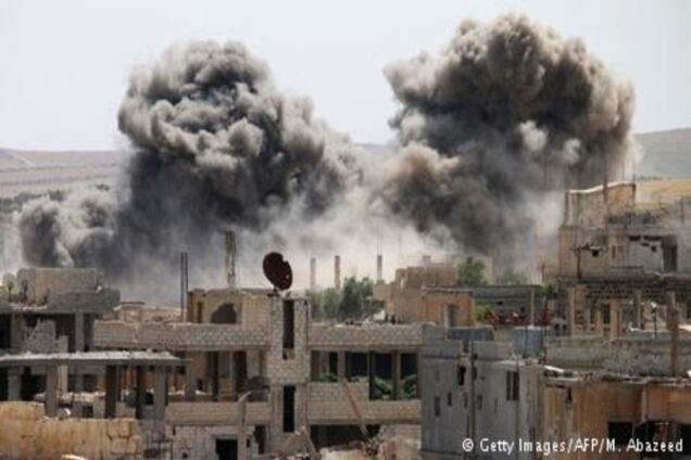 Авіація бомбардує місто Дар'а на півдні Сирії