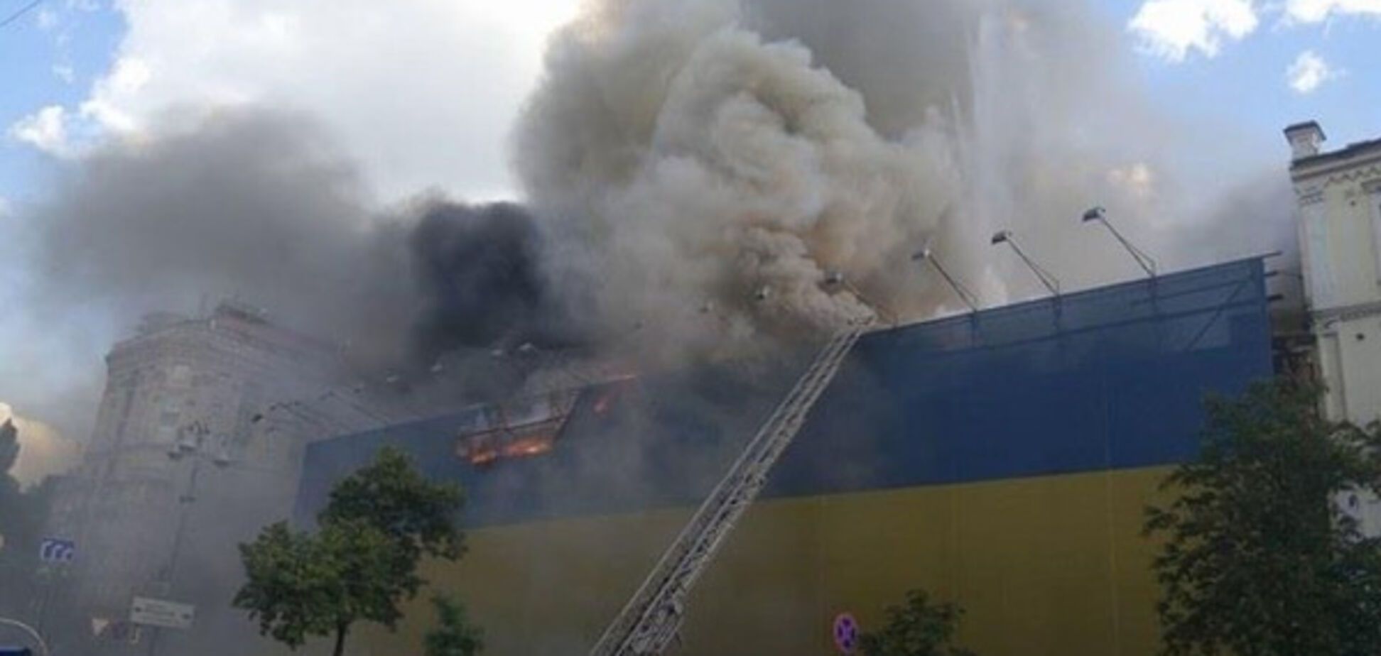 Згорівший будинок на Хрещатику: власники мають бути покарані