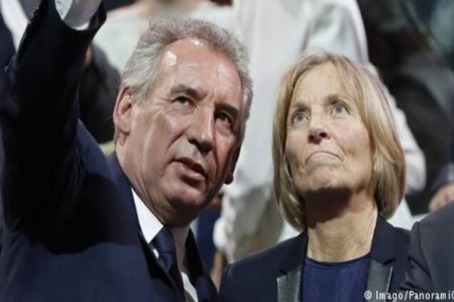 Франція: ще два міністри залишають уряд Макрона