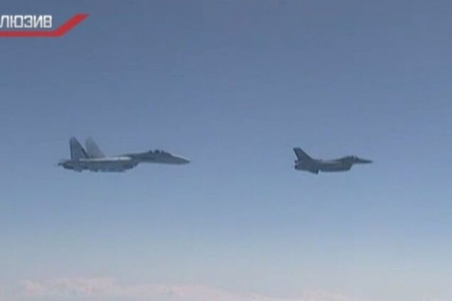 З'явилося відео наближення винищувача НАТО до літака Шойгу