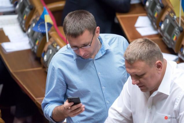 'Спалился' на переписке: Парасюк вляпался в новый скандал прямо в Раде. Фотофакт