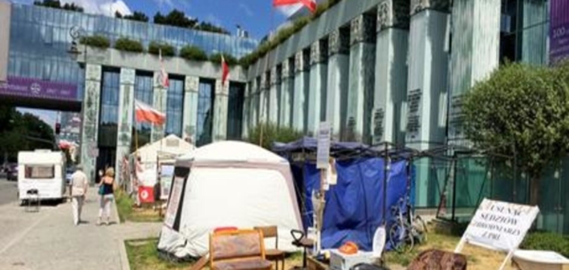 Суди під суд: як уряд Польщі бореться з небажаними суддями