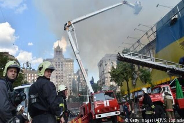 Чому у Києві раптово спалахують історичні будинки?