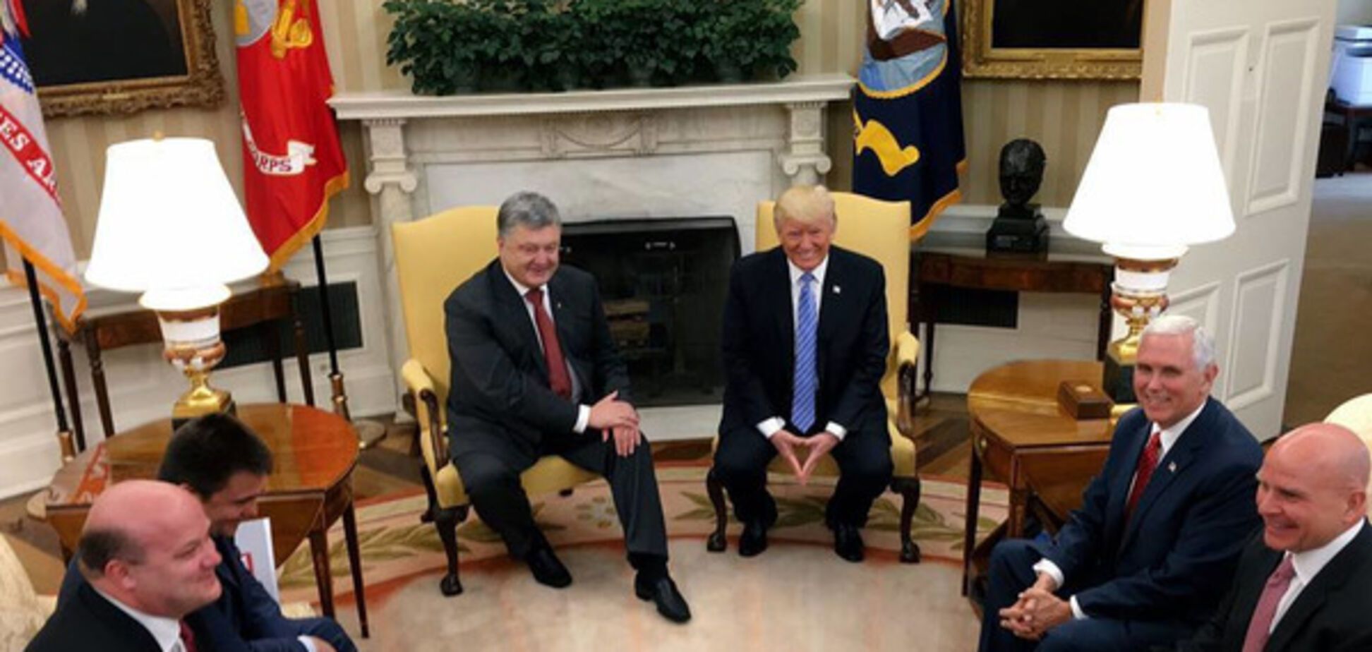 Дональд Трамп, Петр Порошенко