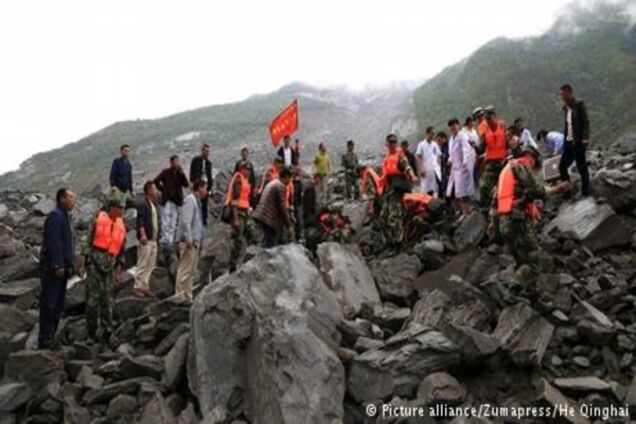 У Китаї близько 140 людей опинилися під завалами каміння