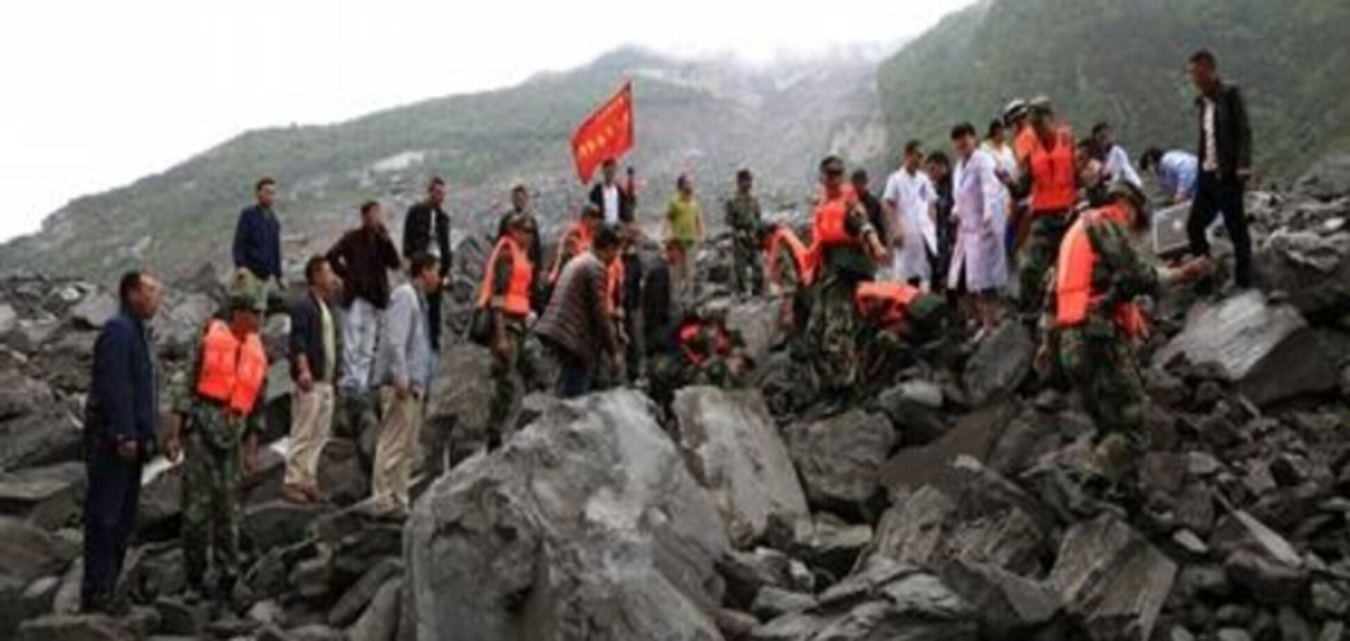 У Китаї близько 140 людей опинилися під завалами каміння