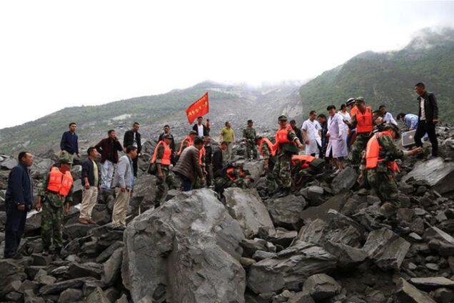 Сход оползня