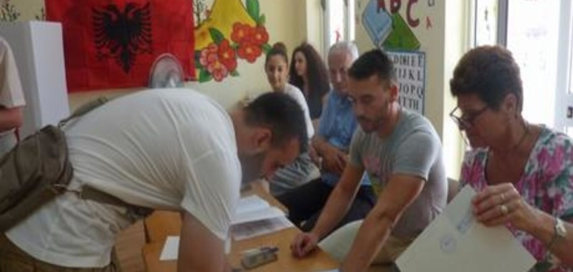 На виборах в Албанії перемагає правляча Соціалістична партія
