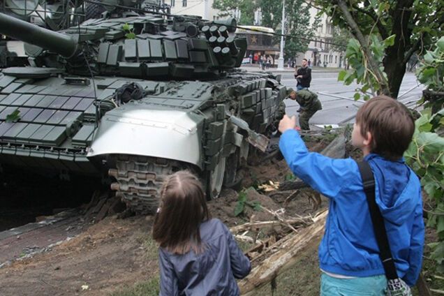 Танки атакуют столбы. Минские деформации