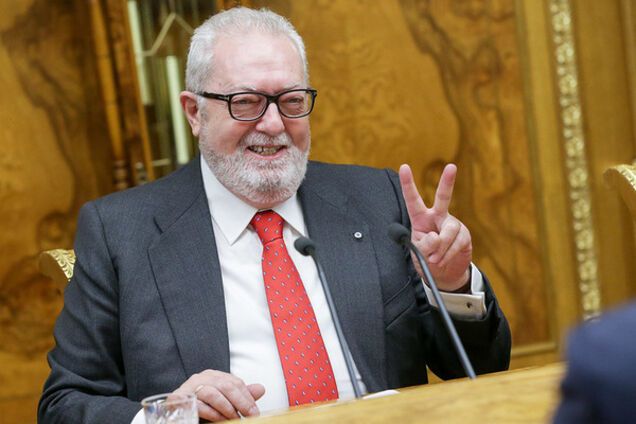 Одной кремлевской консервой меньше...