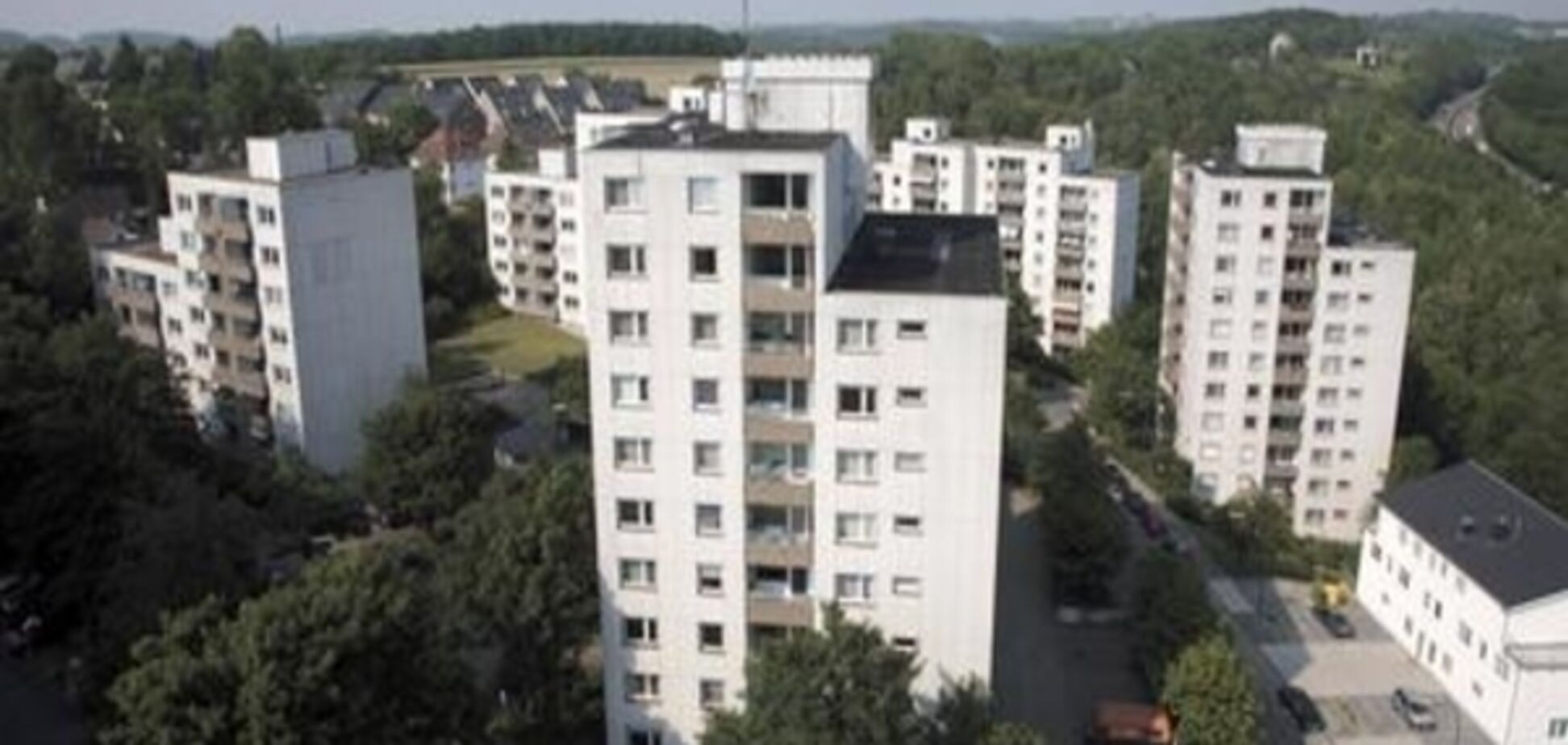 У німецькому Вупперталі евакуювали висотний будинок