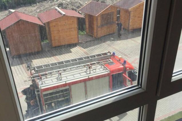 Евакуація і переполох: у Житомирі в приймальню скандального нардепа підкинули 'вибухівку'