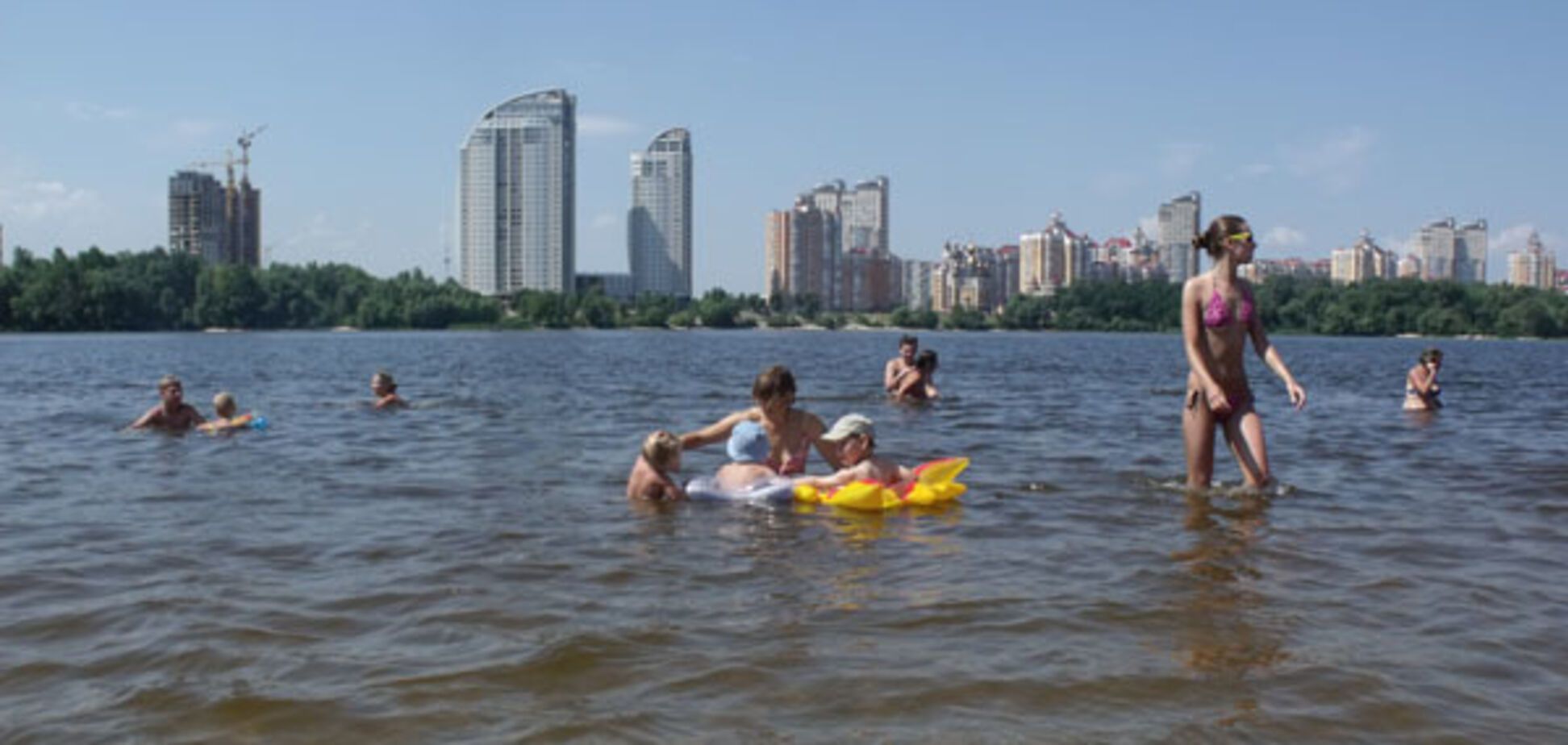Вири і крижані джерела: де в Києві небезпечно купатися