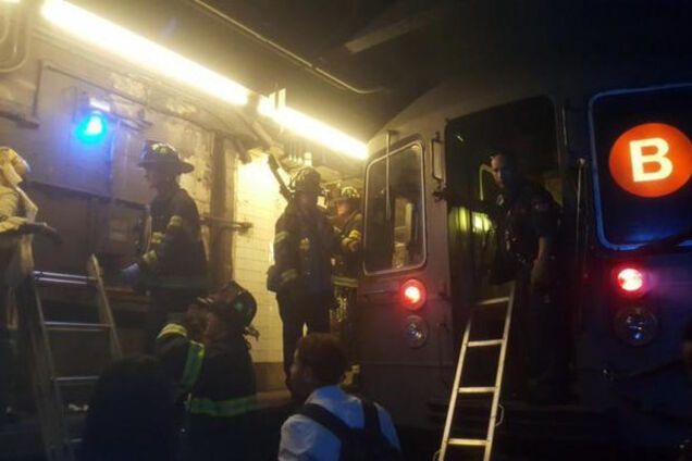 Поїзд зійшов з рейок