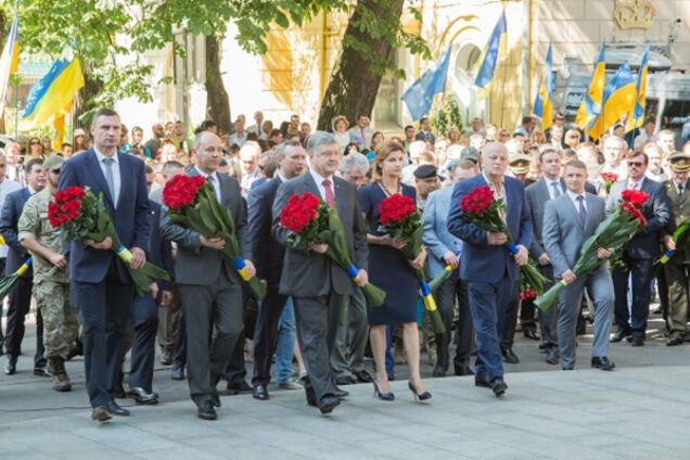 Кличко привітав українців з Днем Конституції