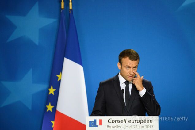 Макрон опубликовал официальное президентское фото: сеть в экстазе