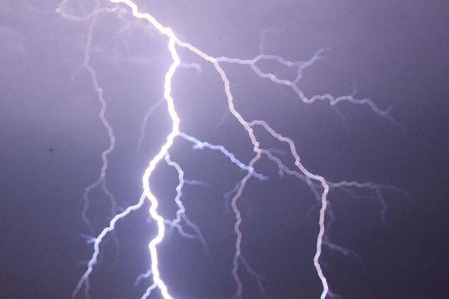 Молния убила двух детей