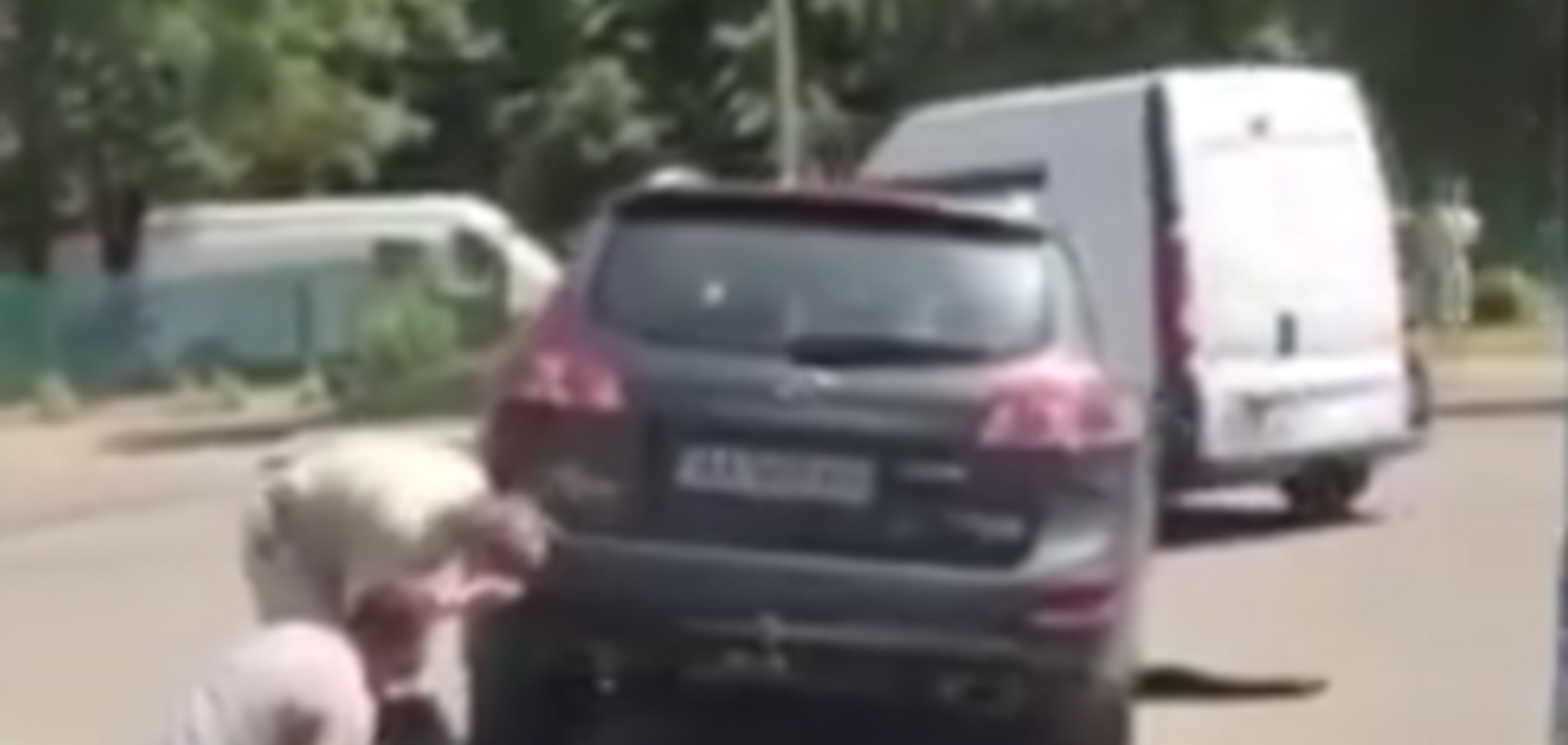 провалилася машина