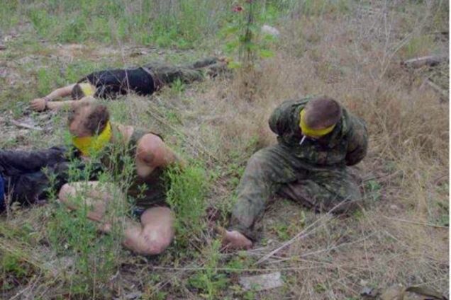 В сети показали фото всех захваченных в плен под Желобком террористов