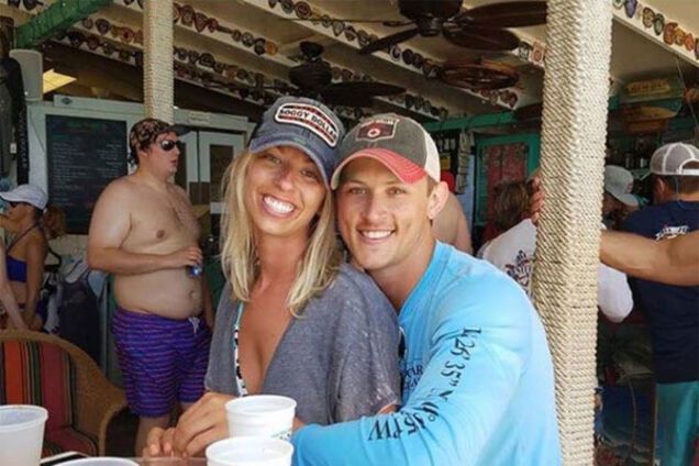 Пара попросила 'зафотошопить' толстого парня на фото: пользователи взорвали сеть