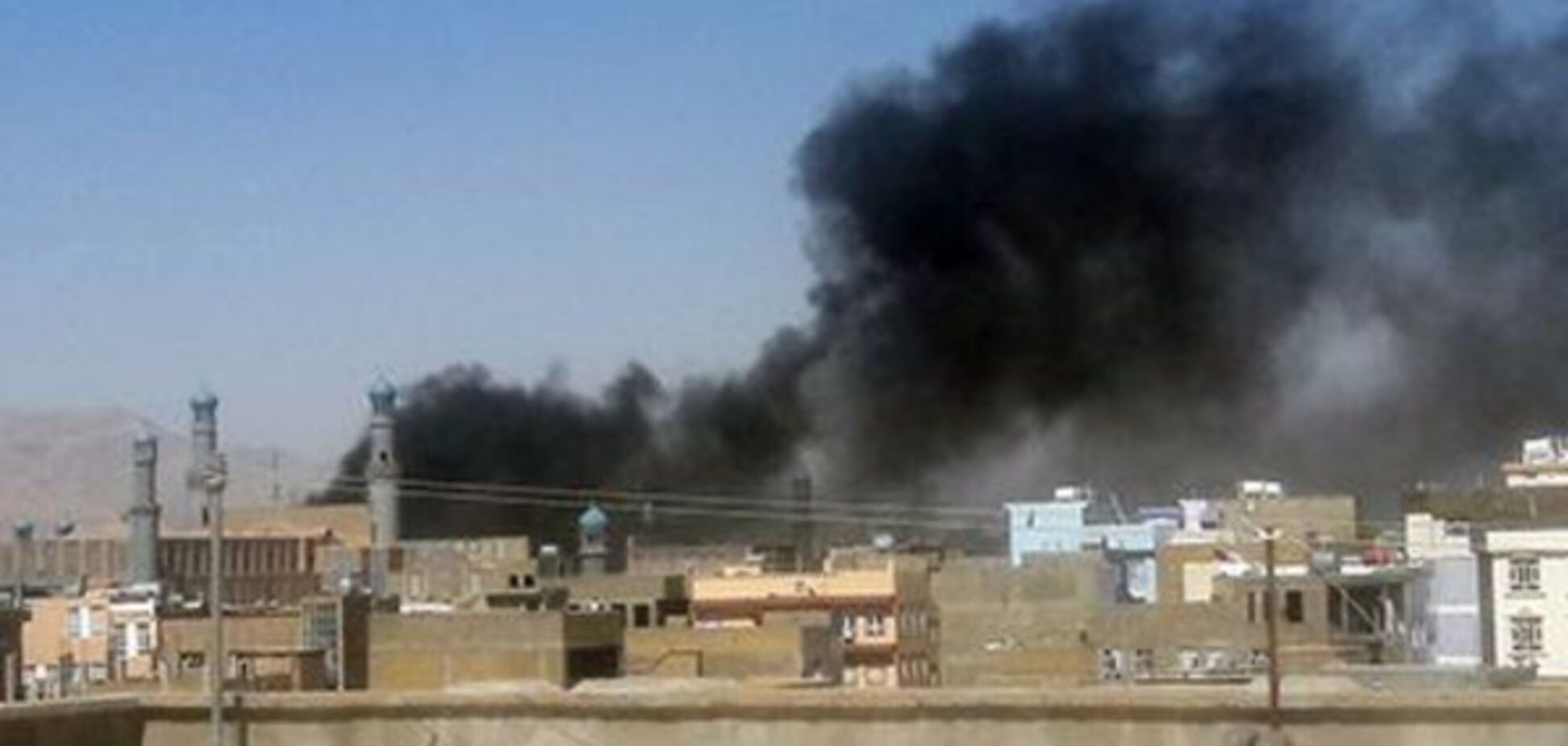  В Афганістані прогримів потужний вибух біля мечеті: не менше 10 загиблих