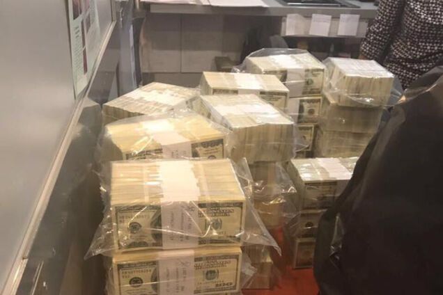 У Києві посадовця піймали на хабарі в $5 млн: з’явилися фото