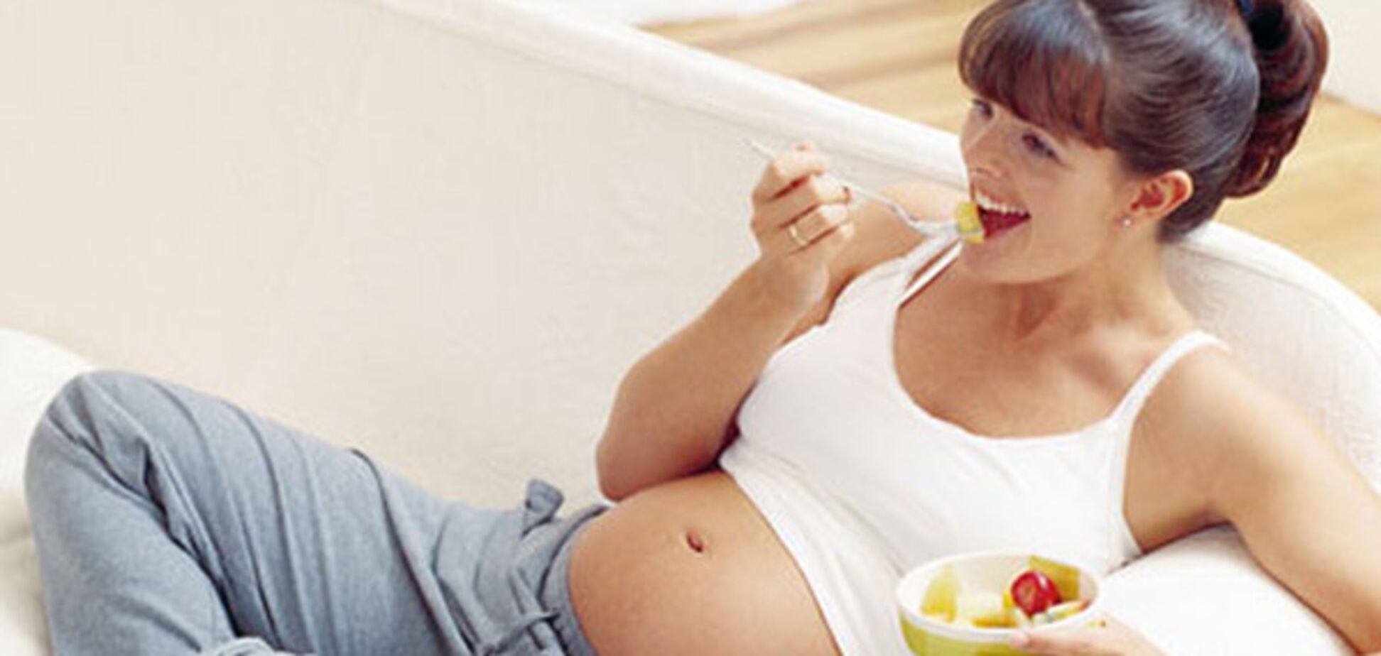 'Есть за двоих': названы основные опасности лишнего веса во время беременности