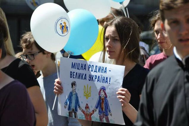 Громадські активісти б’ють у набат: наша нація на порозі вимирання