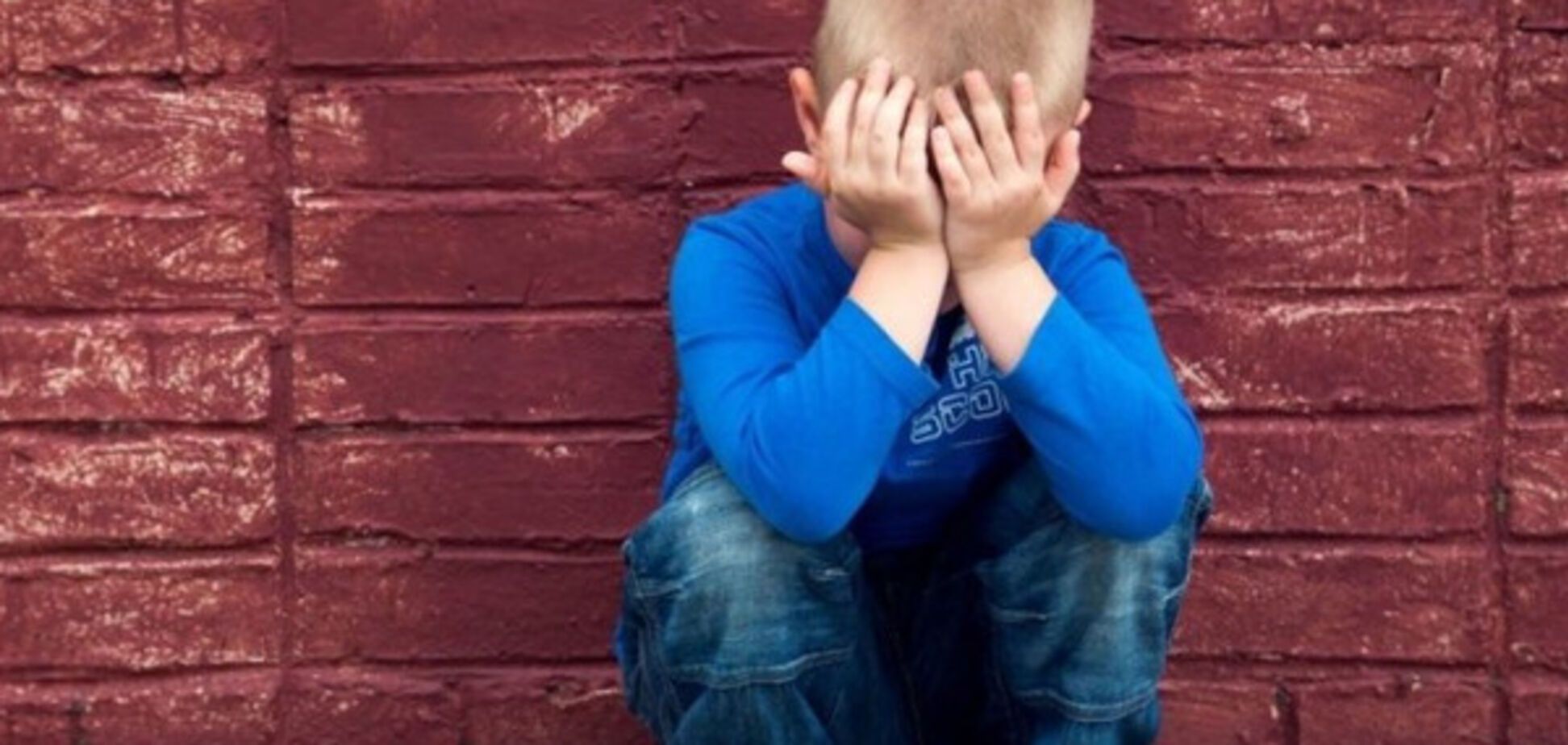 Воспитатель детсада била ребенка по лицу