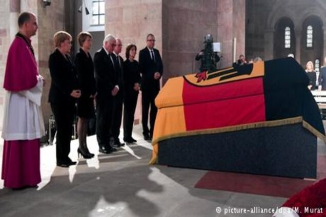 У Шпаєрі поховали 'канцлера німецької єдності' Гельмута Коля