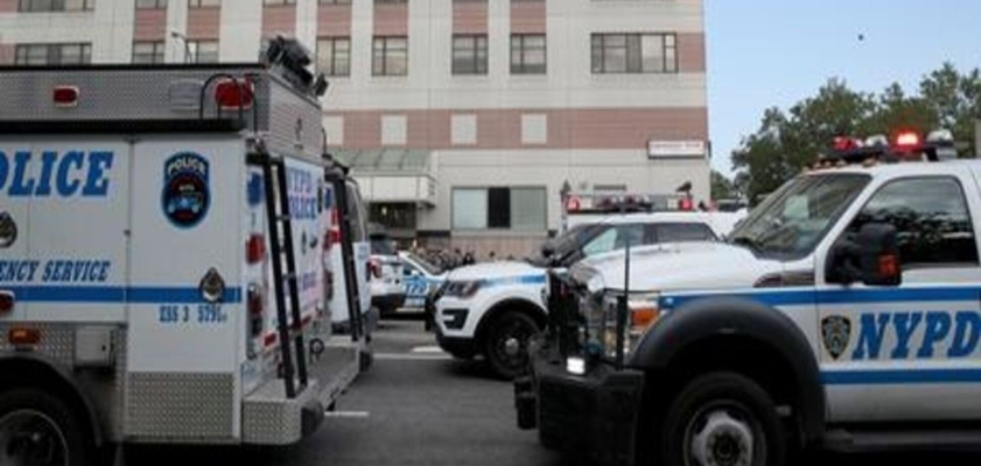 Стрілянину в лікарні Нью-Йорка влаштував її колишній лікар: одна людина загинула