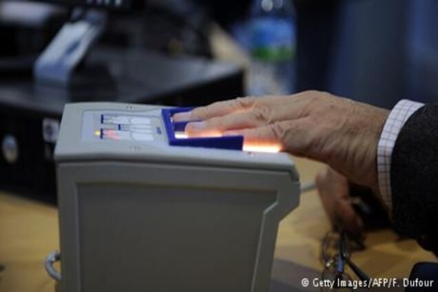 Україна хоче запровадити біометричний контроль для іноземців з 2018 року