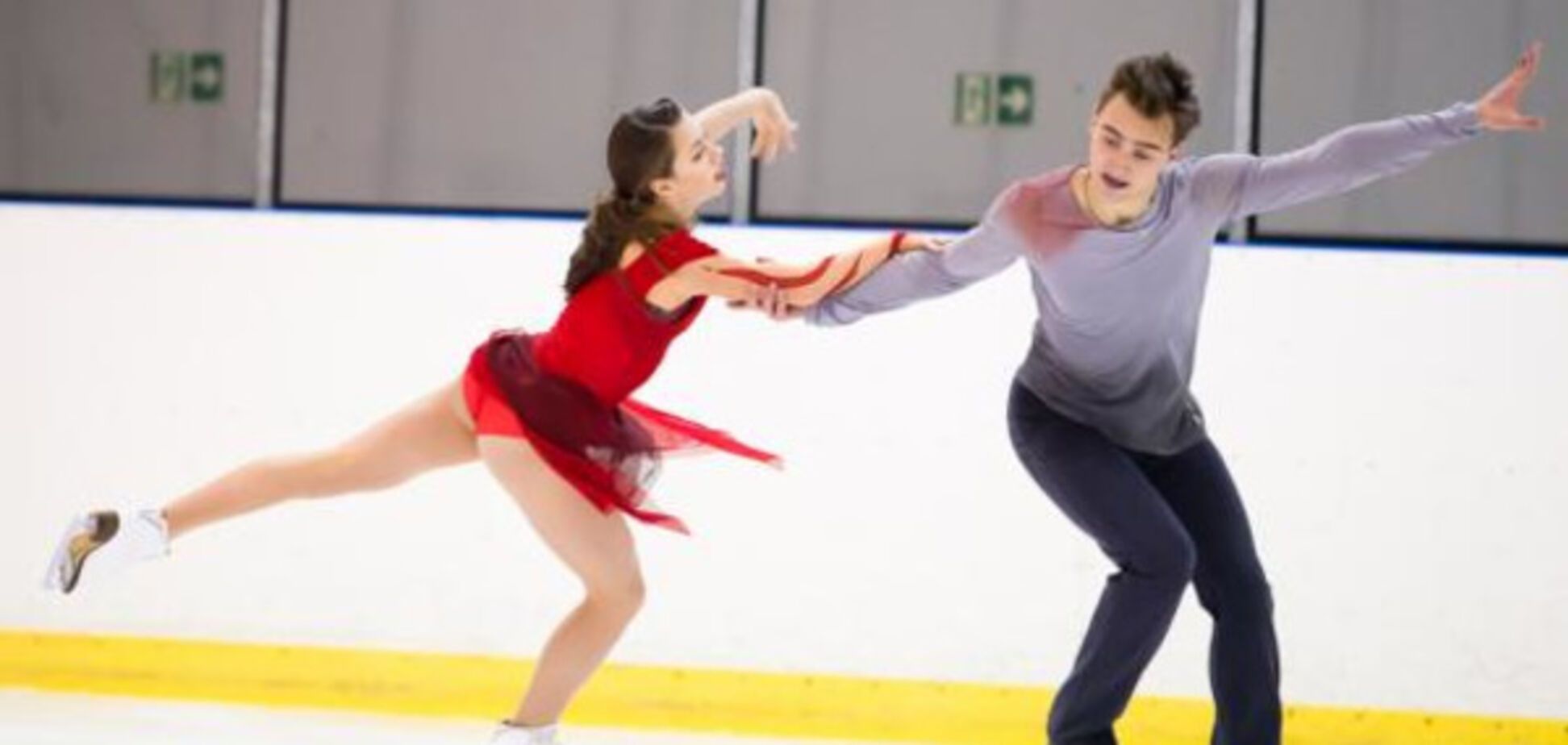 Дарина Попова фігуристка