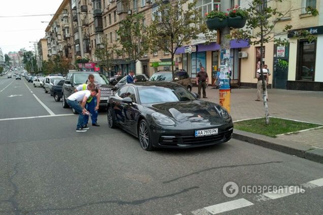 Дерзкое ограбление возле киевского банка: появились фото с места происшествия