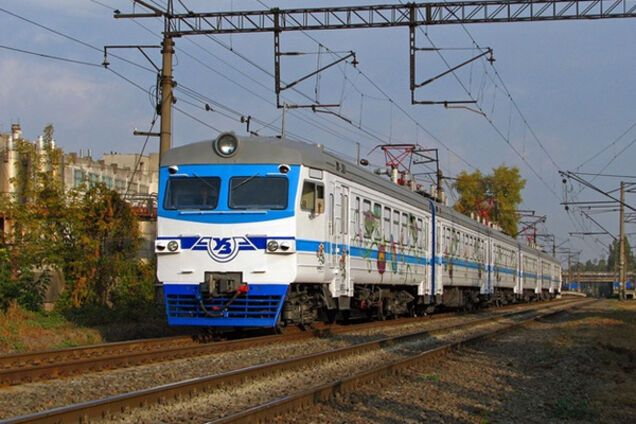 В Киеве с электрички сняли полуживого школьника-зацепера