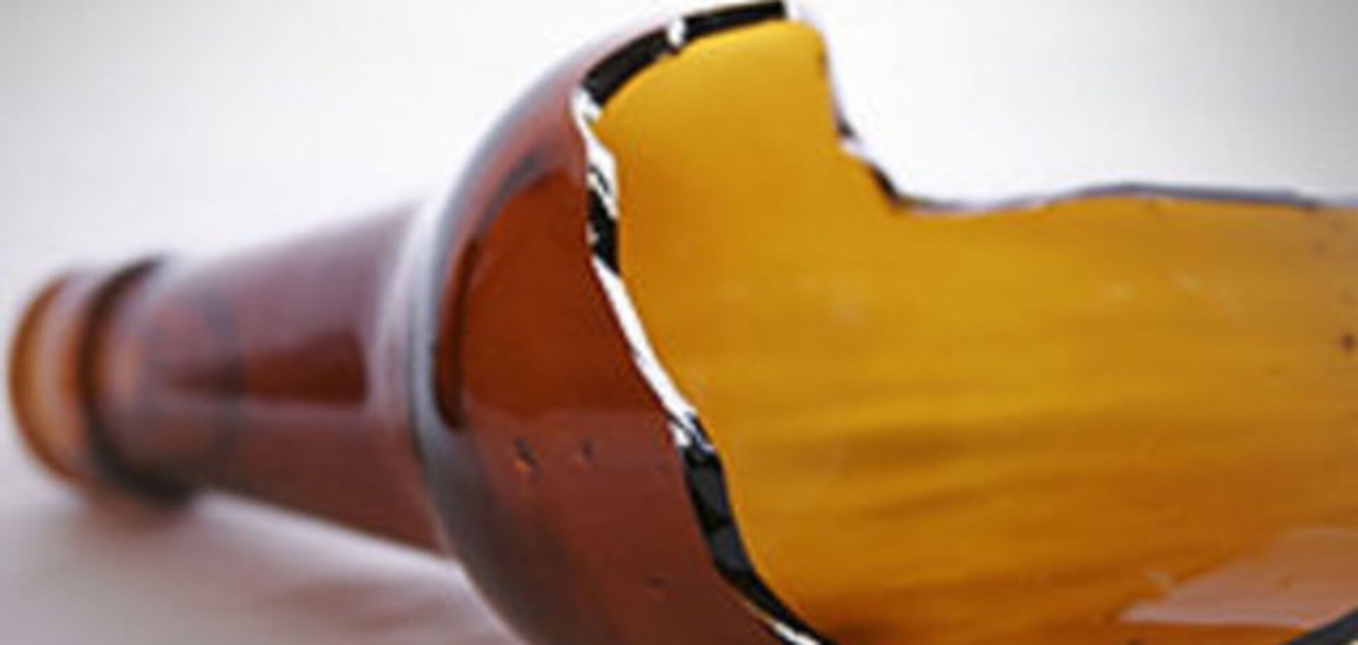 В Запорожье мужчина изрезал девушке лицо бутылкой