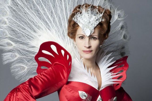 Ейко Ісіока: топ-5 легендарних костюмів, створених дизайнером