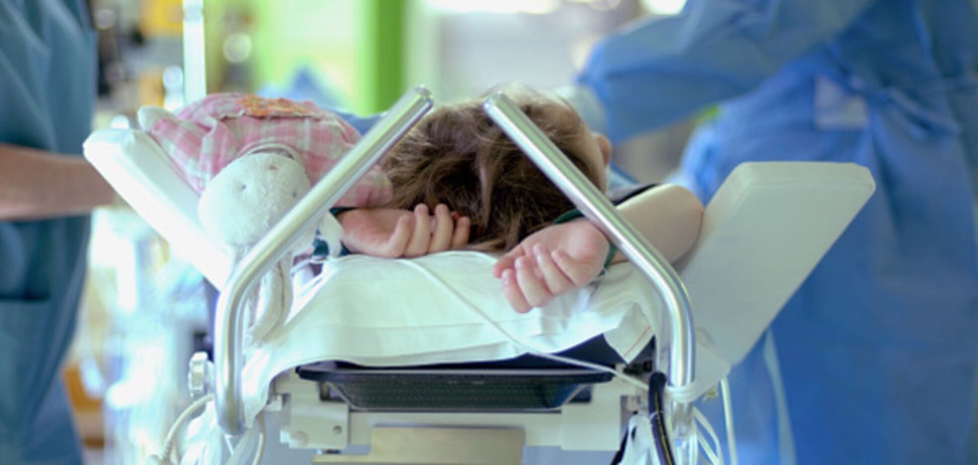 Зламані сім ребер: під Одесою познущалися над малюком