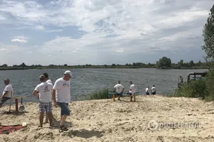 В Киеве открылся новый пляж, отвоеванный у "песчаной мафии": появились фото и видео