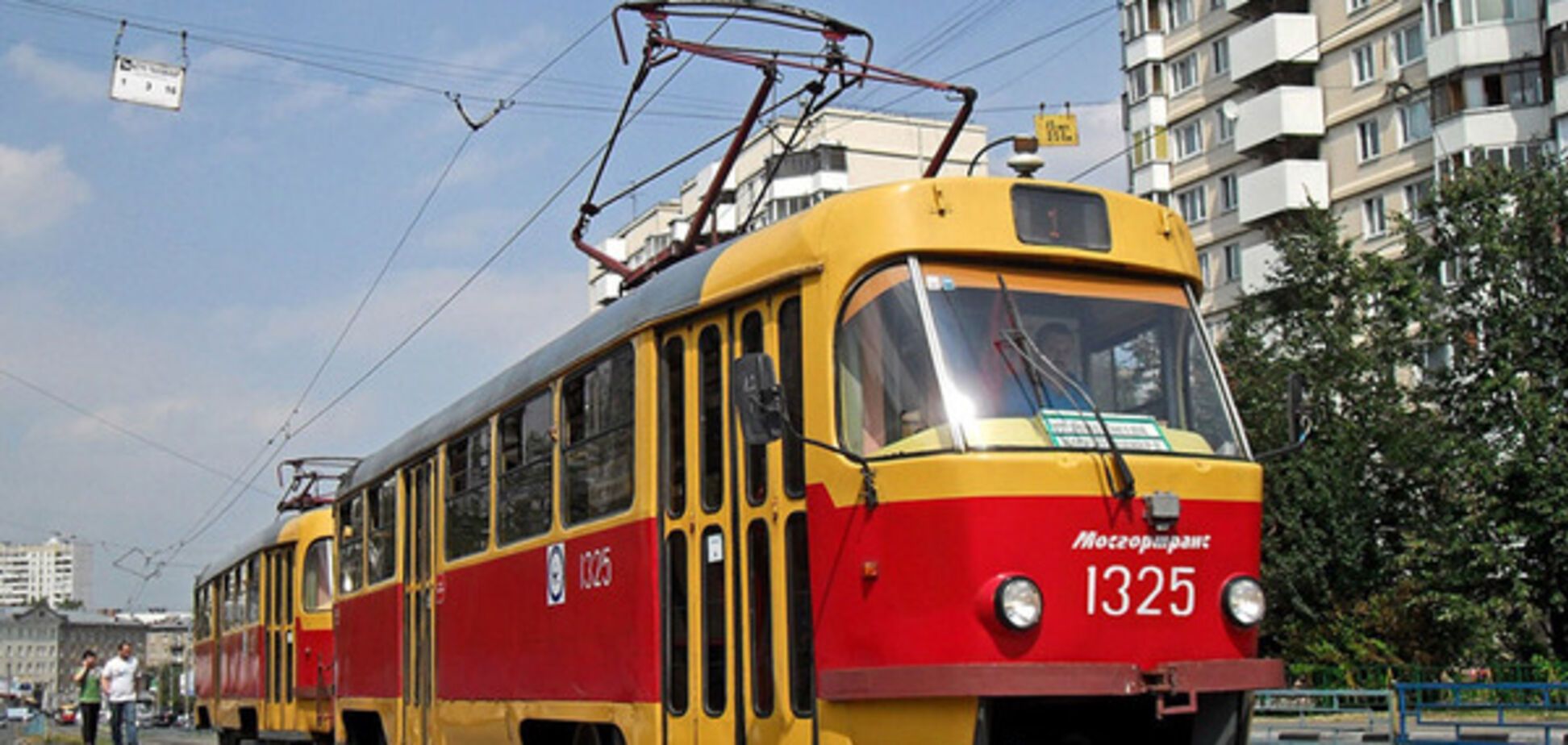 'Челябінський цвях попався': у Росії у трамвая пробило колесо, мережа в істериці